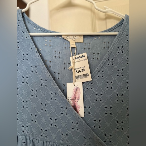 Light blue spring time dress - Picture 3 of 3